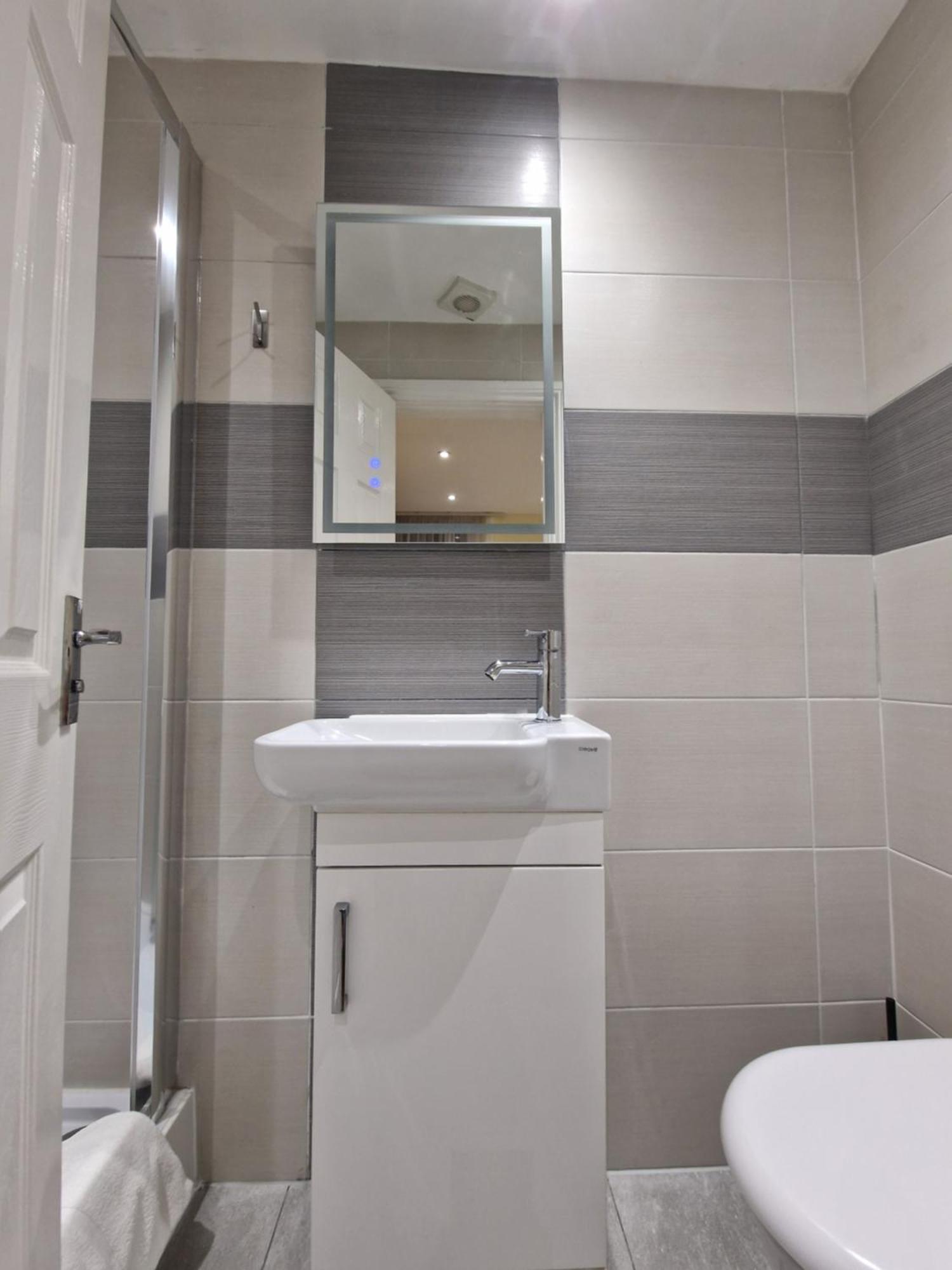Twin Room,1697781603:JPEG